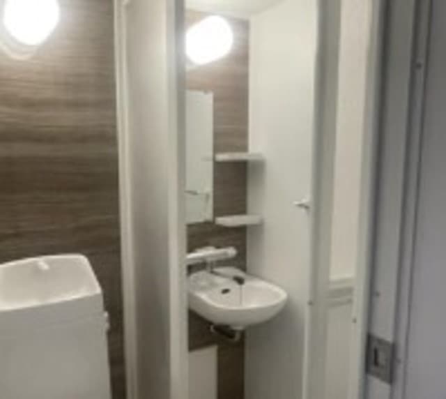 Room image 9