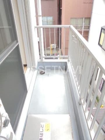 Room image 8