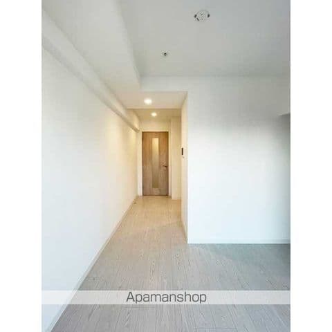 Room image 16