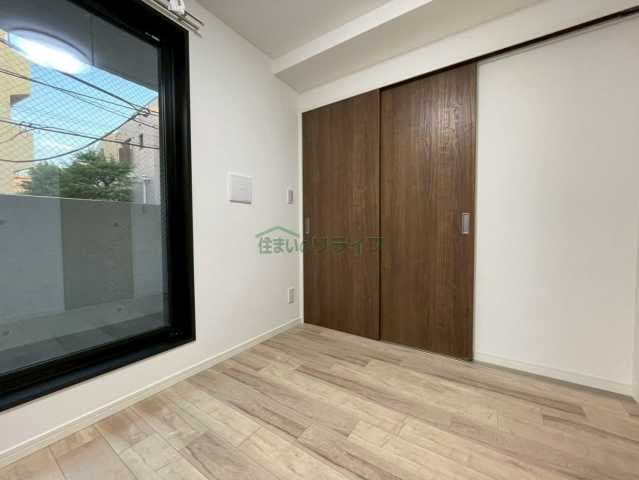 Room image 8
