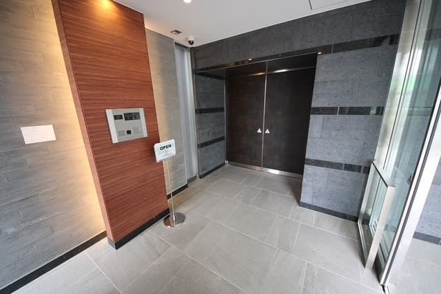 Room image 12