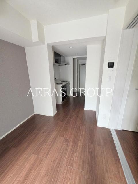 Room image 8