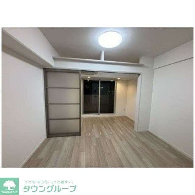 Room image 11