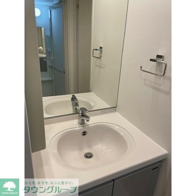 Room image 8