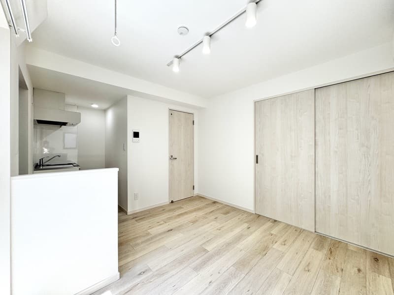 Room image 8