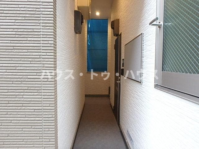Room image 12