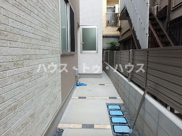 Room image 13