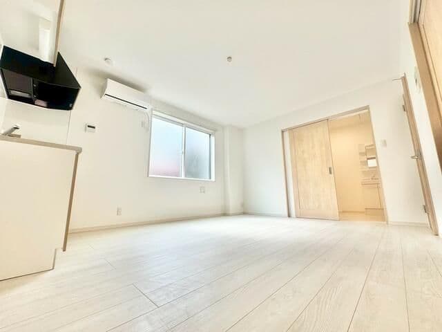 Room image 12