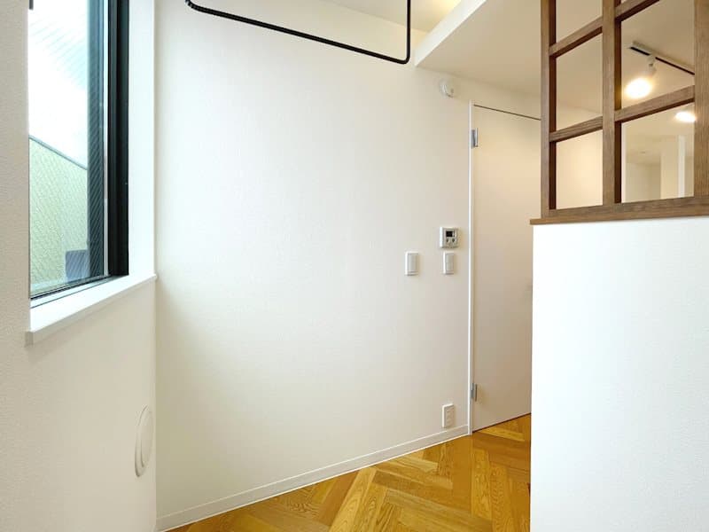 Room image 8