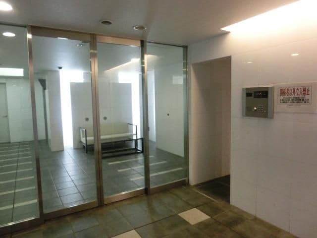Room image 12