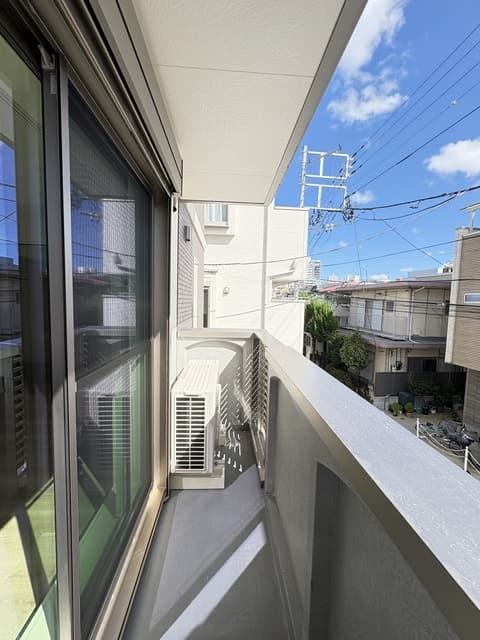 Room image 10