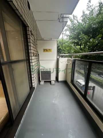 Room image 8
